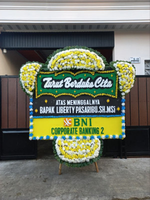 Papan Bunga Duka di Nagrak Utara