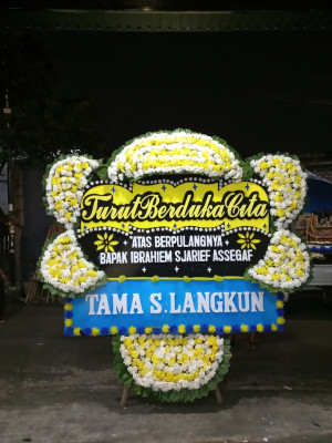 Papan Bunga Duka di Nagrak Utara